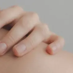Czy cholesterol jest produkowany w skórze? Poznaj jego kluczowe funkcje