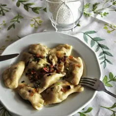 Ile kalorii ma 5 pierogów z mięsem? Zaskakujące fakty o kaloriach