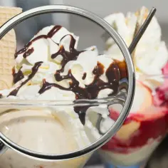 Ile kalorii ma lody? Sprawdź kaloryczność ulubionych smaków